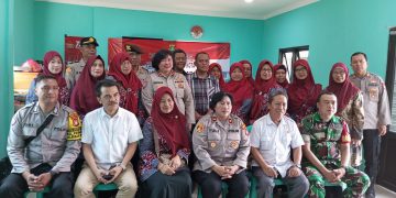 300 Nasi Kotak Dibagikan Bersama Tiga Pilar dan Pengurus RT 03 RW 07 Kel. Perwira Kec. Bekasi Utara