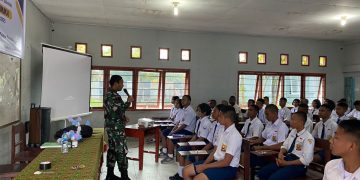 Tanamkan Kedisiplinan dan Jiwa Kepemimpinan, Babinsa Koramil 1710-02/Timika Berikan Materi PBB dan Kepemimpinan Kepada Siswa Siswi Baru SMA Taruna