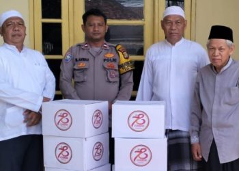 Aipda Sudargo Memberikan Imbauan Pedagang Kopi Keliling