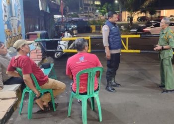 Aipda Anwar Melaksanakan Patroli Pemukiman Dan Sambang Dialogis Pos Kamling Rw 06