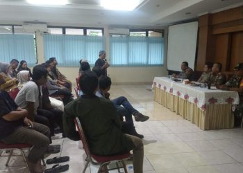 Bhabinkamtibmas Menteng Menghadiri Kegiatan Sosialisasi Penataan Kawasan Kepada Pedagang Kaki Lima