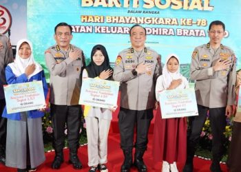 Senyum Warga saat Hari Jadi Ikatan Keluarga Dhira Brata 1990 ke-34, Berikan Manfaat Besar untuk Masyarakat Luas dengan Bakti Sosial