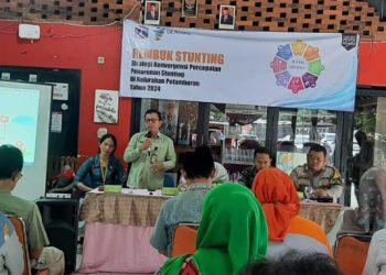 Tiga Pilar Kelurahan Petamburan Menghadiri Sosialisasi Rembug Stunting