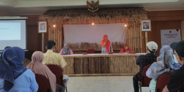 Tiga Pilar Kelurahan Karet Tengsin Menghadiri Rembug Stunting