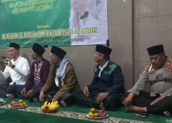 Ibadah Sholat Subuh Berjamaah Bersama Para Ulama dan Umaro Se Kecamatan Menteng