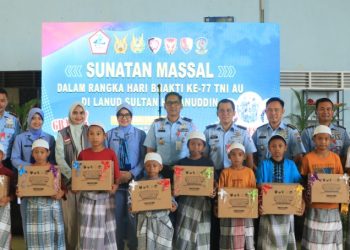 Dalam Rangka Hari Bakti Ke-77 TNI AU, Lanud Sultan Hasanuddin Gelar Sunatan Massal 1.000 Anak-Anak