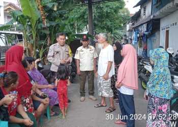 Bhabinkamtibmas Paseban Melaksanakan Kegiatan Sambang Dan Patroli Dialogis
