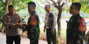 HUT Bhayangkara Ke-78 Polsek Senen Tali Asih Di Koramil Senen