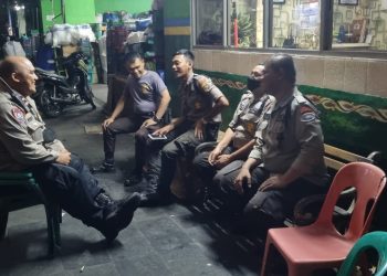 Bhabinkamtibmas Kelurahan Kampung Bali Melaksanakan Patroli Dialogis Dan Sambangi Pasar Blok F Tanah Abang