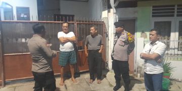 Perwira Pengendali Polsek Kemayoran Bersama Piket Bhabinkamtibmas Melakukan Quick Respon Laporan Masyarakat