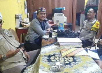 Sambang Pos RW, Bhabinkamtibmas Johar Baru Berikan Himbauan