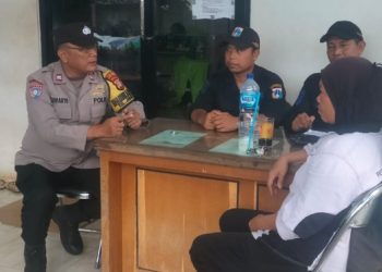 Anggota Bhabinkamtibmas Polsek Johar Baru Patroli Wilayah Dan Sambang Ke Kantor TPU