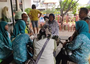 Patroli Dialogis Unit Sabhara Sampaikan Imbauan Kamtibmas Ke Ibu Ibu PKK