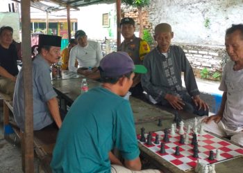 Sambang Wilayah Bhabinkamtibmas Kelurahan Galur Sambang ke Warga
