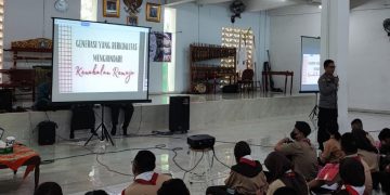 Sosialisasi MPLS (Masa Pengenalan Lingkungan Sekolah) Oleh Aiptu Suparmin Kepada Siswa/i SMAN 7 Jakarta