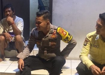 Bripda Mario Sambangi Petugas Siskamling