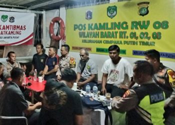 Ngopi Kamtibmas Di Pos Satkamling