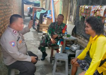 Aipda Marzuki Bersama Babinsa Senen Berikan Imbauan Dipemukiman Warga