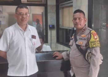 Bhabinkamtibmas Kelurahan Gunung Sahari Selatan Melaksanakan Kegiatan Sambang Dan Patroli Dialogis