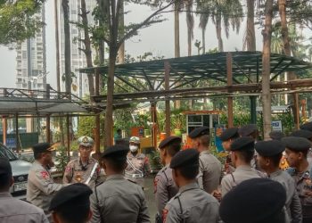 Kapolsek Metro Tanah Abang Pimpin Pengamanan Unras Di Kementerian Kemdikbud Riset Dan Teknologi RI