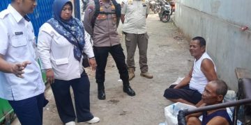 Patroli Wilayah Bhabinkamtibmas Bersama Tiga Pilar Sambangi Warga