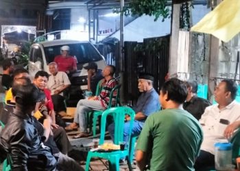 Aipda Anwar Peduli Warganya Kelurahan Pegangsaan Melaksanakan Takziyah
