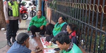 Panit Sabhara Patroli Siang Hari Ke Komunitas Ojol