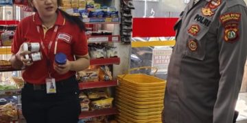 Patroli Siang Hari Anggota Patroli, Sambang Ke Alfamart.