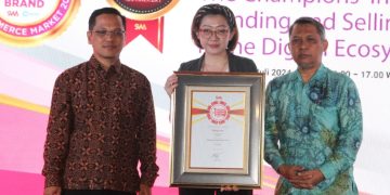 Kualitas Premium LED TV dan Refrigerator POLYTRON Diakui Melalui Penghargaan Indonesia Original Brand Award 2024