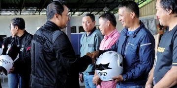 Dorong Perilaku Tertib Berlalu Lintas, Jasa Raharja Bersama Komunitas Motor Tomohon Gelar Safety Riding dan Pembersihan Rambu Lalu Lintas