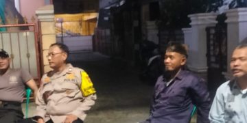 Patroli Malam Hari Aiptu Sunarto Sambangi Warga Sampaikan Imbauan Kamtibmas