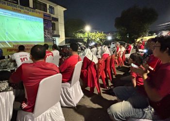 Nobar Final Piala AFF U-19 Tahun 2024, Warga Koja Penuhi Halaman Mapolsek Koja