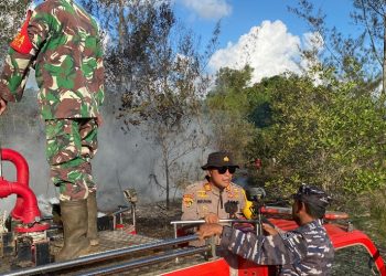 Peran Serta Posal Kijang Lanal Bintan Dalam Membantu Memadamkan Kebakaran