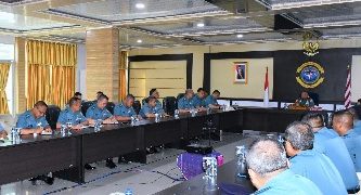 PIMPIN RAPAT STAF, KOMANDAN LANTAMAL I SAMPAIKAN BEBERAPA PENEKANAN