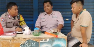 Bhabinkamtibmas Kelurahan Kemayoran Melaksanakan Kegiatan Sambang Dan Patroli Dialogis