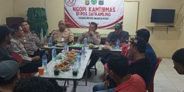 Wakapolsek Metro Gambir Ngopi Kamtibmas Bersama Warga Petojo Utara