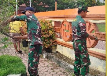 Sambut HUT TNI AL Ke-79, Lanal TBA Aksi Bersih-Bersih Rumah Ibadah