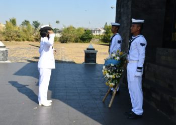 Jelang HUT TNI Angkatan Laut Ke-79, Lanal Bandung Ziarah di Taman Makam Pahlawan Nasional Cikutra