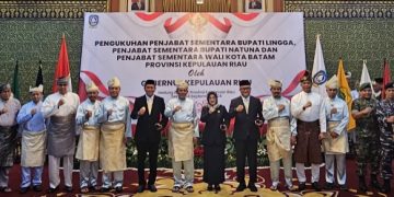 DANLANAL BINTAN WAKILI DANLANTAMAL IV HADIRI ACARA PENGUKUHAN PJ. BUPATI LINGGA, PJ. BUPATI NATUNA DAN PJ. WALIKOTA BATAM