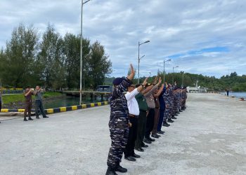 Danlanal Simeulue Bersama Forkopimda Kabupaten Simeulue Laksanakan Pelepasan KRI Teuku Umar-385