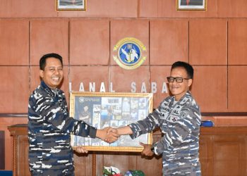 Dalam Rangka Mutasi Reguler, Komandan Lanal Sabang Melepas Ka. Akun dan Kaur Verivikasi Akun Lanal Sabang