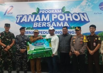 DANLANAL BINTAN HADIRI ACARA TANAM POHON BERSAMA DI 12 PROVINSI