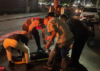 Sigap dan Peduli, Anggota Polsek Metro Tamansari Beri Pertolongan Cepat pada Korban Lakalantas di Pinangsia