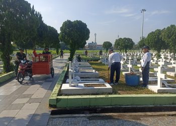 Sambut HUT TNI Ke-79, Lantamal I Laksanakan Karya Bakti di TMP Bukit Barisan