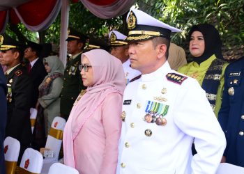 Komandan Beserta Prajurit Lanal Bandung Ikuti Upacara Peringatan HUT Ke-79 Tentara Nasional Indonesia Tahun 2024