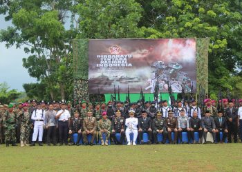 Pangkalan TNI Angkatan Laut Dabo Singkep Gelar Upacara HUT Ke-79 TNI Bersama Unsur Forkopimda Kabupaten Lingga