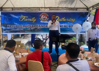 Lanal Bintan Gelar Family Ghatering di Pantai Trikora