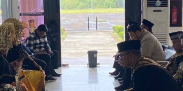 Danlanal Simeulue Antar Kepulangan PJ. Gubernur Aceh Usai Hadiri Hari Jadi Kabupaten Simeulue Ke-25
