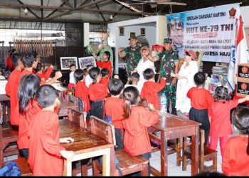 Aster Panglima TNI Kunjungi Sekolah Darurat Kartini Sebagai Wujud Kepedulian Pada Dunia Pendidikan