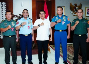 Perwakilan TNI Bersilaturahmi Di Kediaman Jenderal TNI (Purn) Moeldoko Jelang HUT Ke-79 TNI